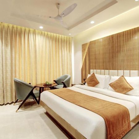 Hotel Platinum With Free Pickup-Delhi Airport Nueva Delhi Exterior foto