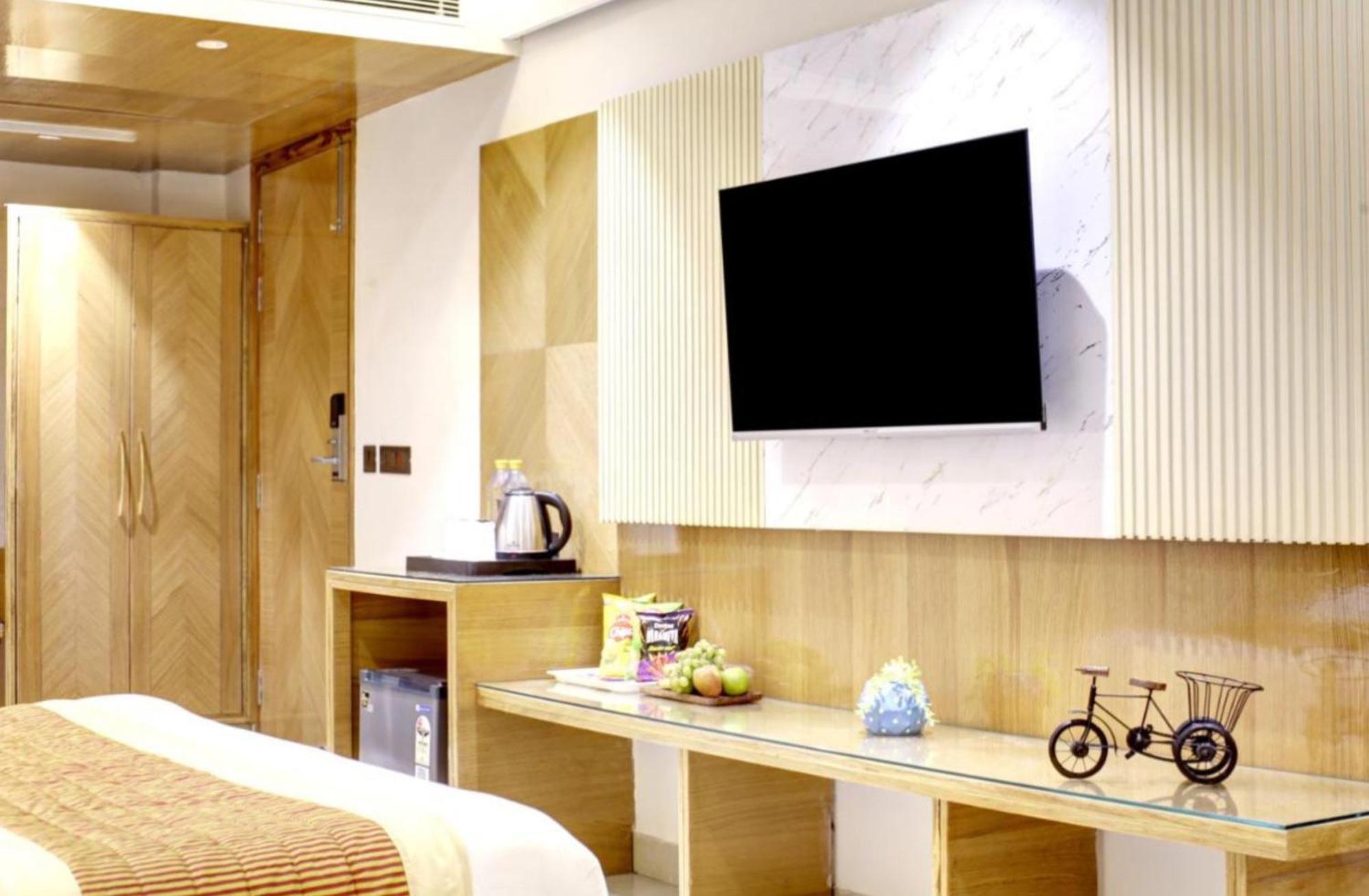 Hotel Platinum With Free Pickup-Delhi Airport Nueva Delhi Exterior foto