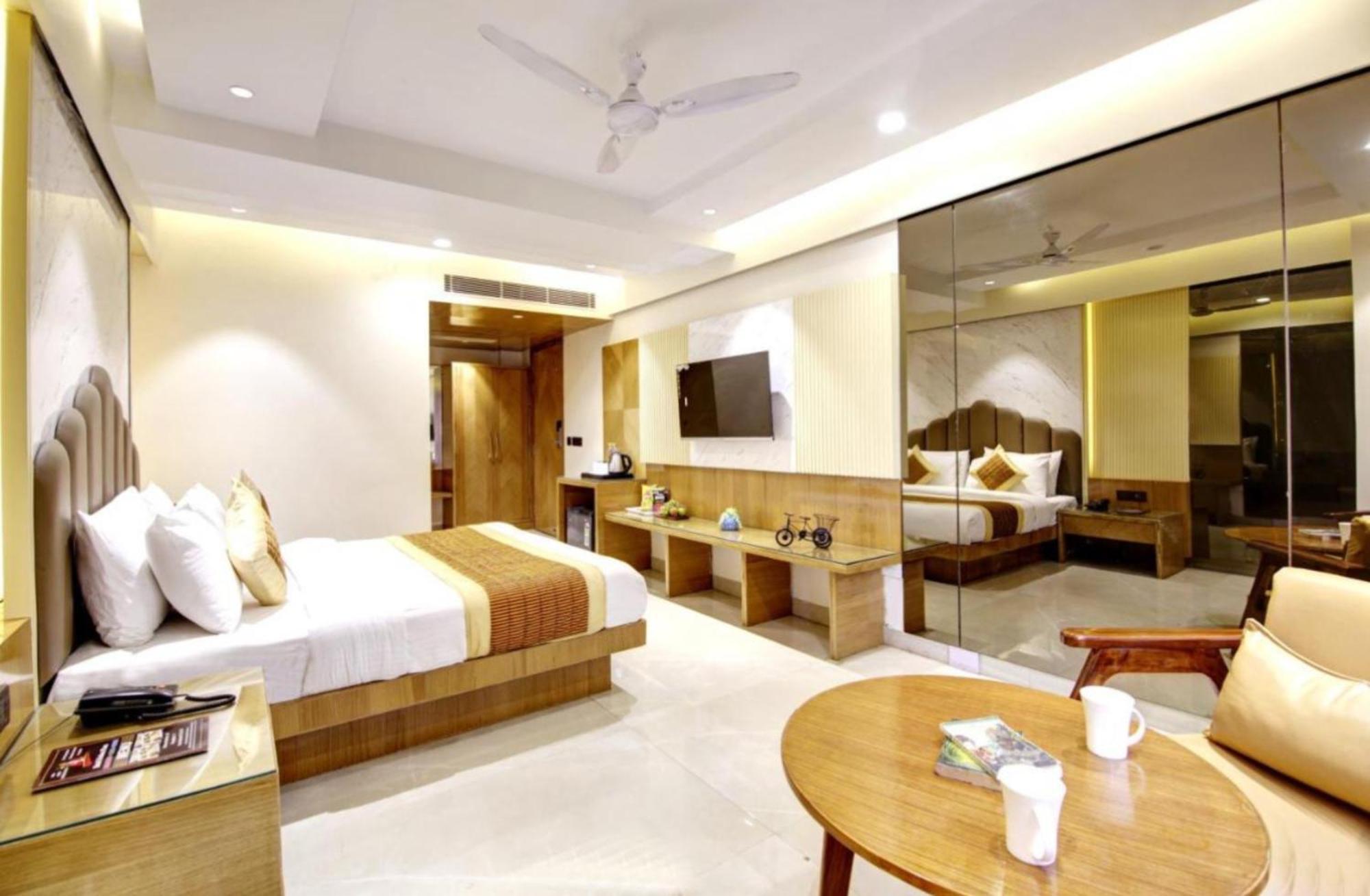 Hotel Platinum With Free Pickup-Delhi Airport Nueva Delhi Exterior foto